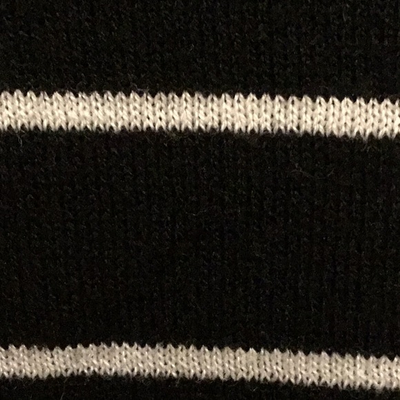 H&M Black and White Fine Knit Sweater Size M - Picture 4 of 7